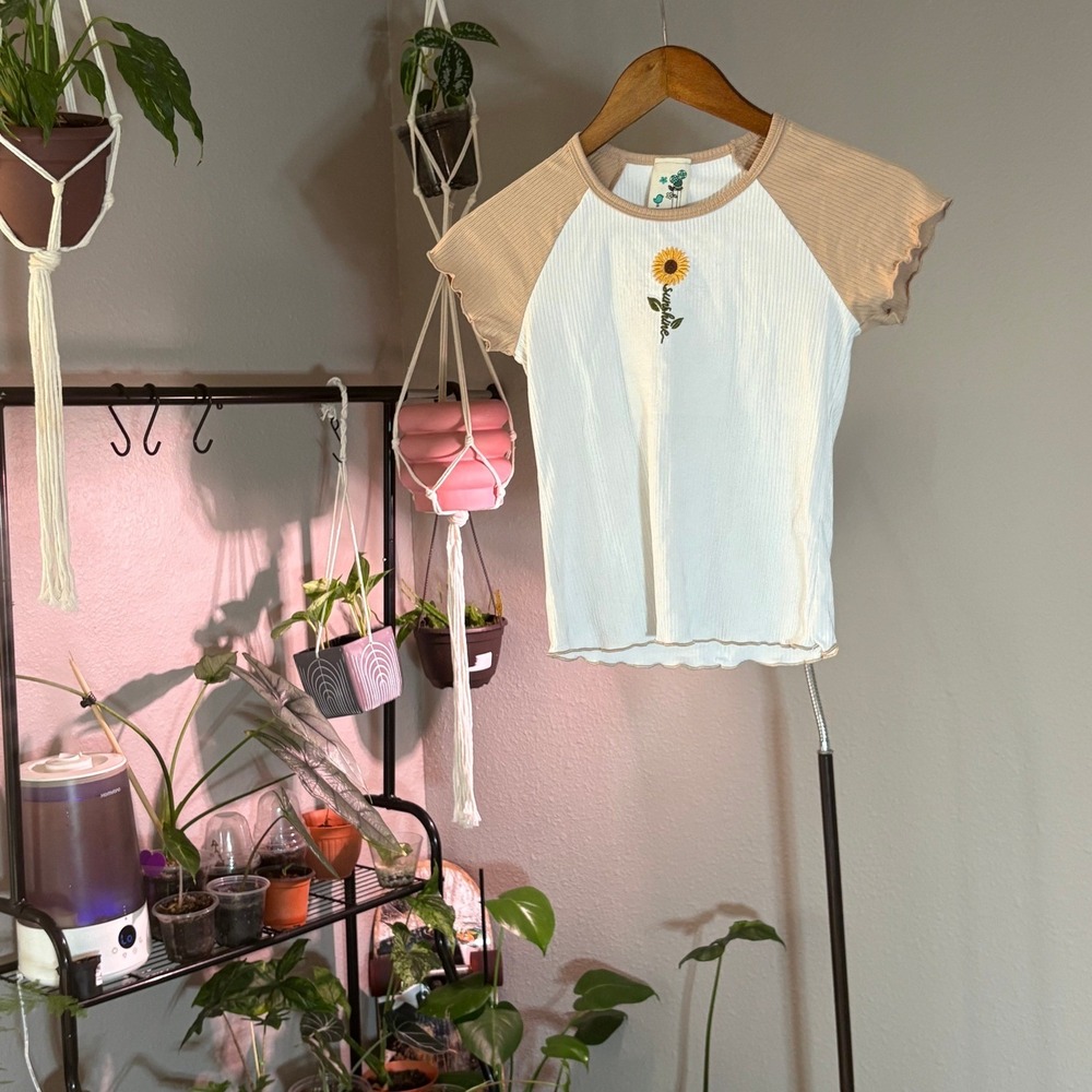 Lily‎ Bleu Girls White Sunflower Ribbed Raglan Top Casual Cute M
